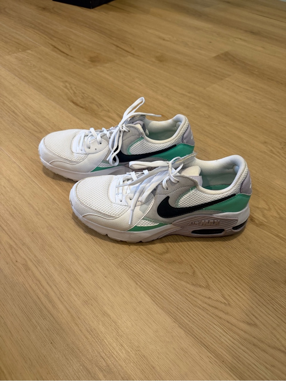 Nike women’s White, Teal and lilac Air Max Sneakers